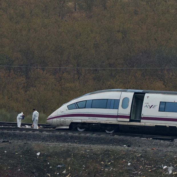 Embajada de México en España Denuncia Desaparición de Mexicano Tras Accidente de Trenes